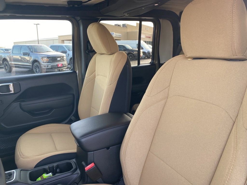 New 2026 Jeep Gladiator Willys AWD/4WD image 13