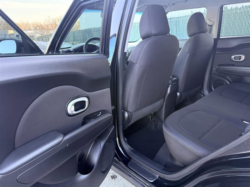 Used 2018 Kia Soul AUTO image 15