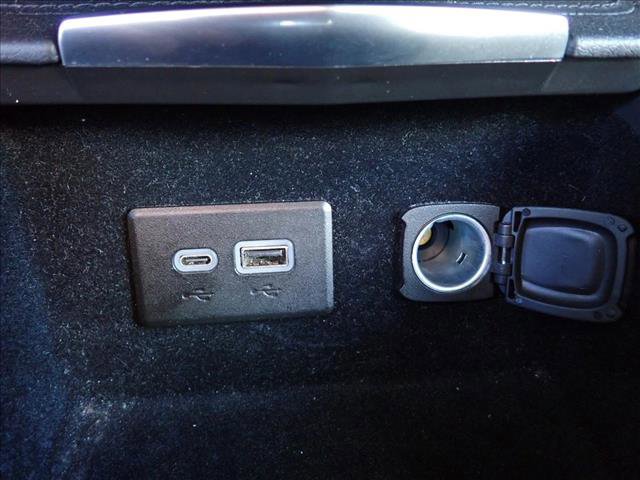 Used 2023 Cadillac XT4 Premium Luxury image 19