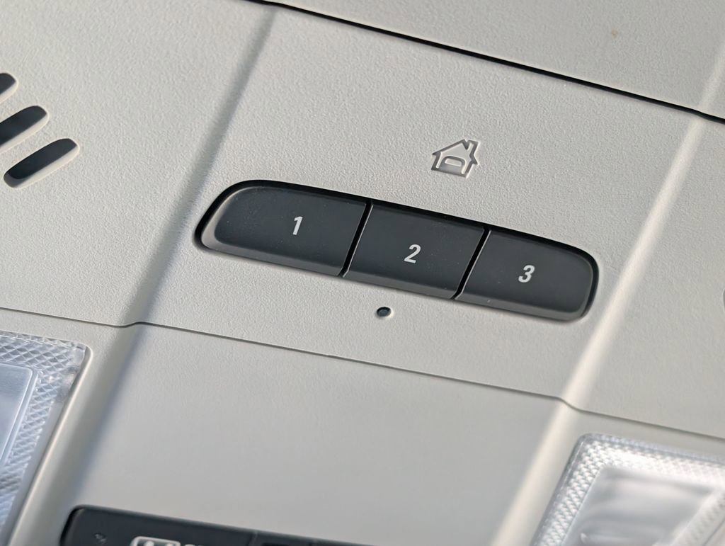 Used 2020 Chevrolet Equinox LT image 35