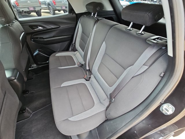 Used 2025 Chevrolet TrailBlazer LT AWD/4WD image 16
