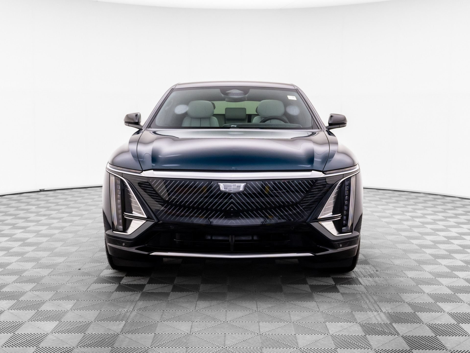 New 2026 Cadillac Lyriq Luxury w/ LPO, Floor Liner Package AWD/4WD image 7