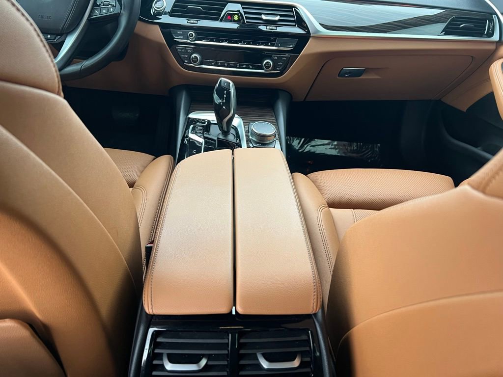 Used 2023 BMW 540i xDrive w/ Convenience Package image 18