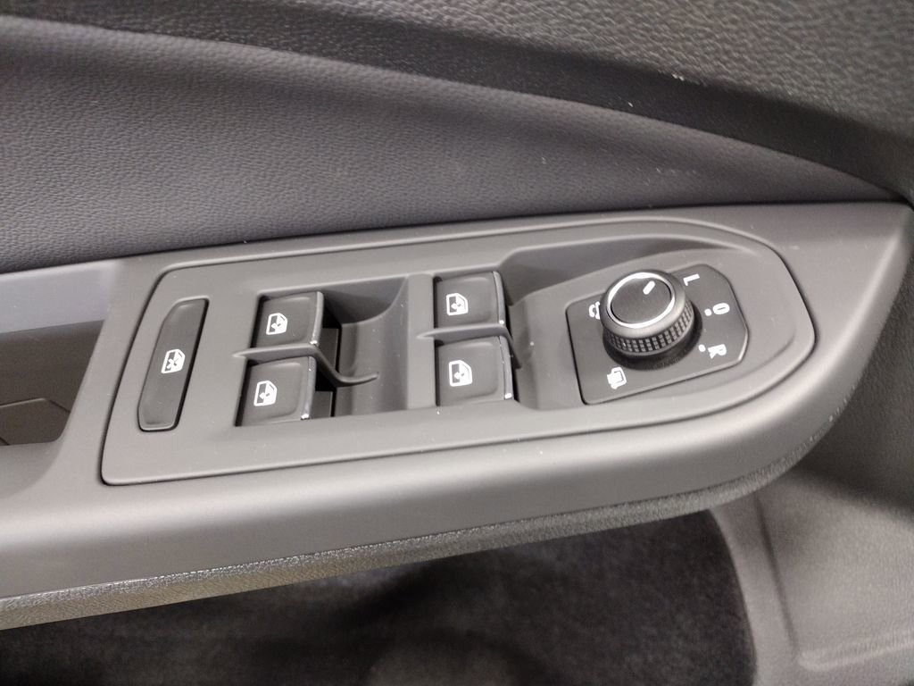 New 2025 Volkswagen GTI SE image 18