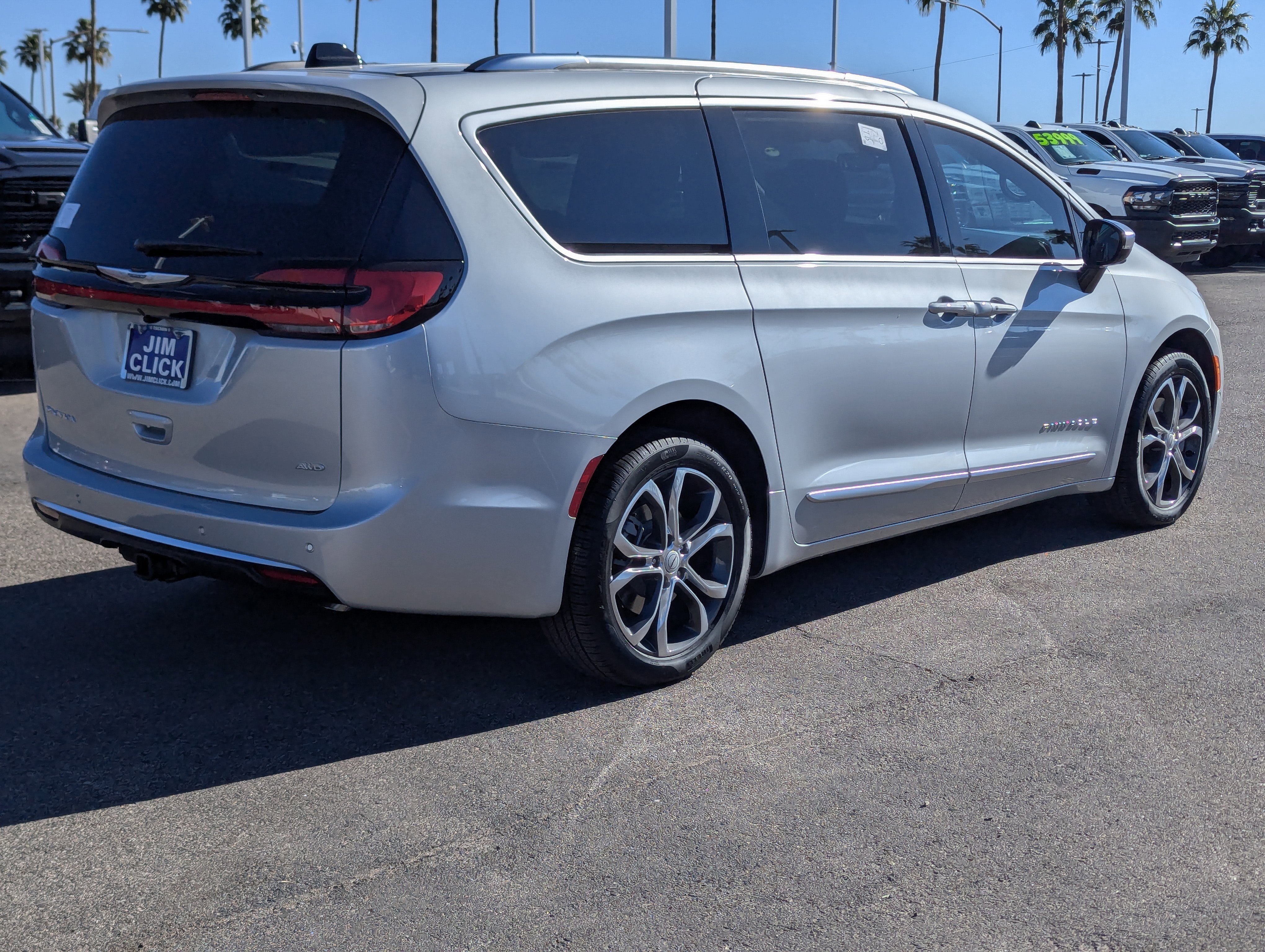 New 2026 Chrysler Pacifica Pinnacle image 2
