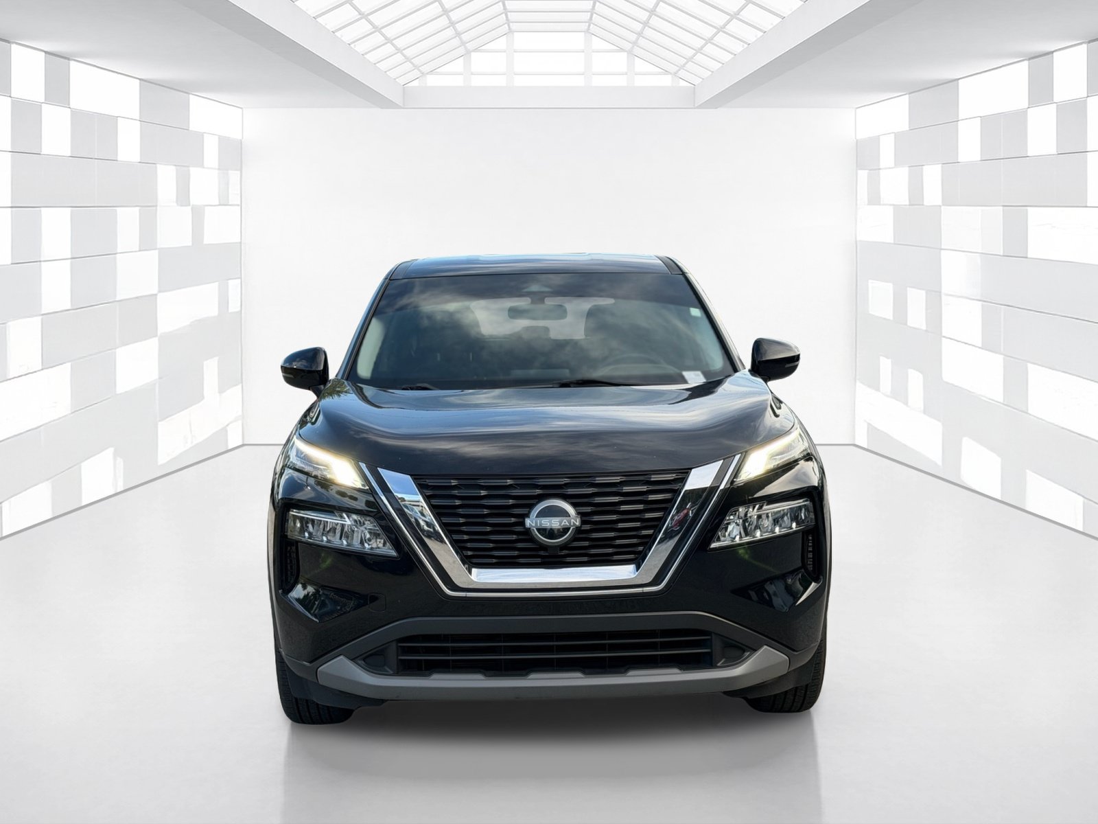 Used 2023 Nissan Rogue SV FWD image 2