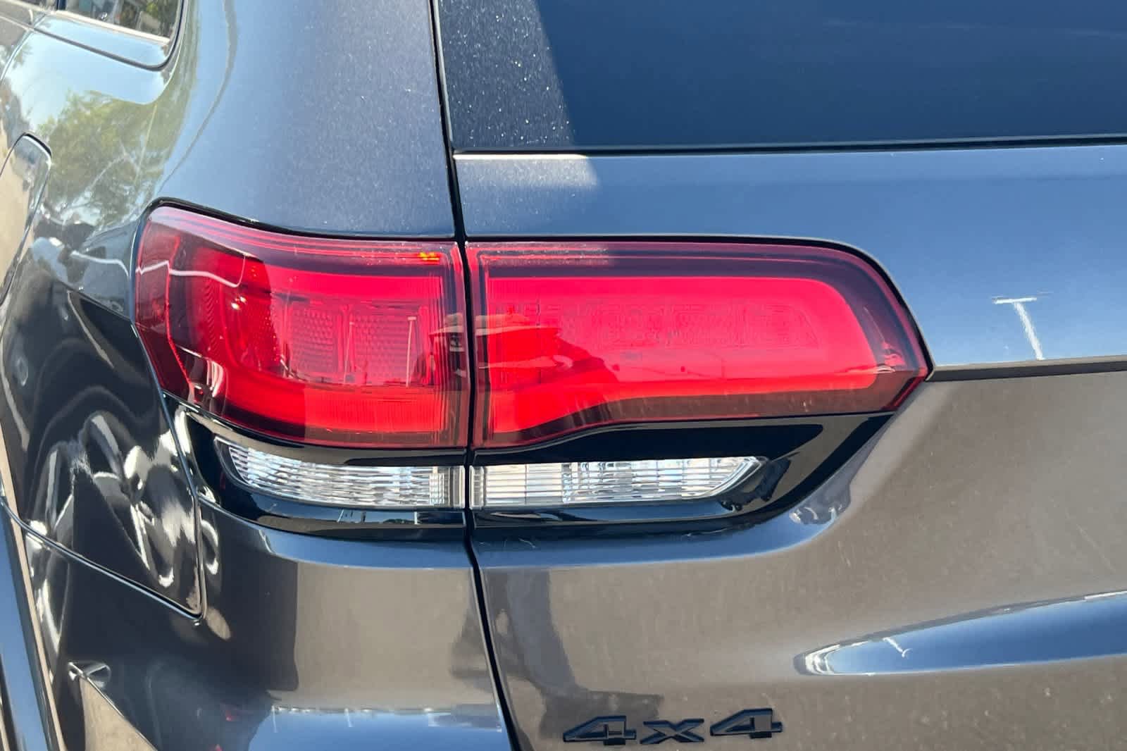 Used 2019 Jeep Grand Cherokee Altitude AWD/4WD image 20