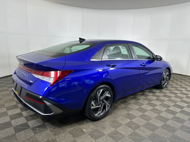 Certified 2025 Hyundai Elantra Limited image 31