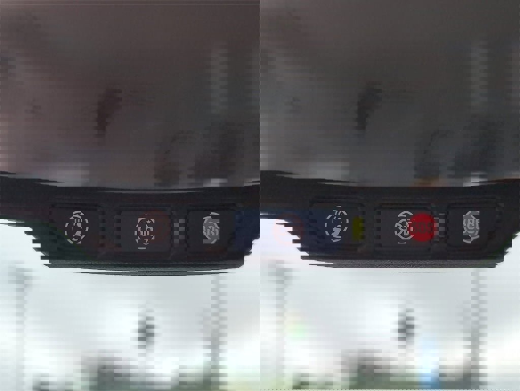 Certified 2022 Chevrolet Trax LT w/ LT Convenience Package image 13