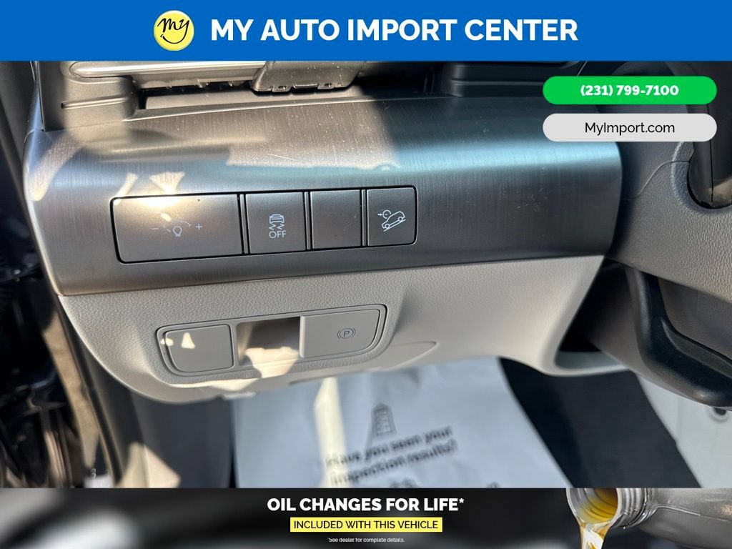 Used 2025 Hyundai Kona SEL AWD/4WD image 14