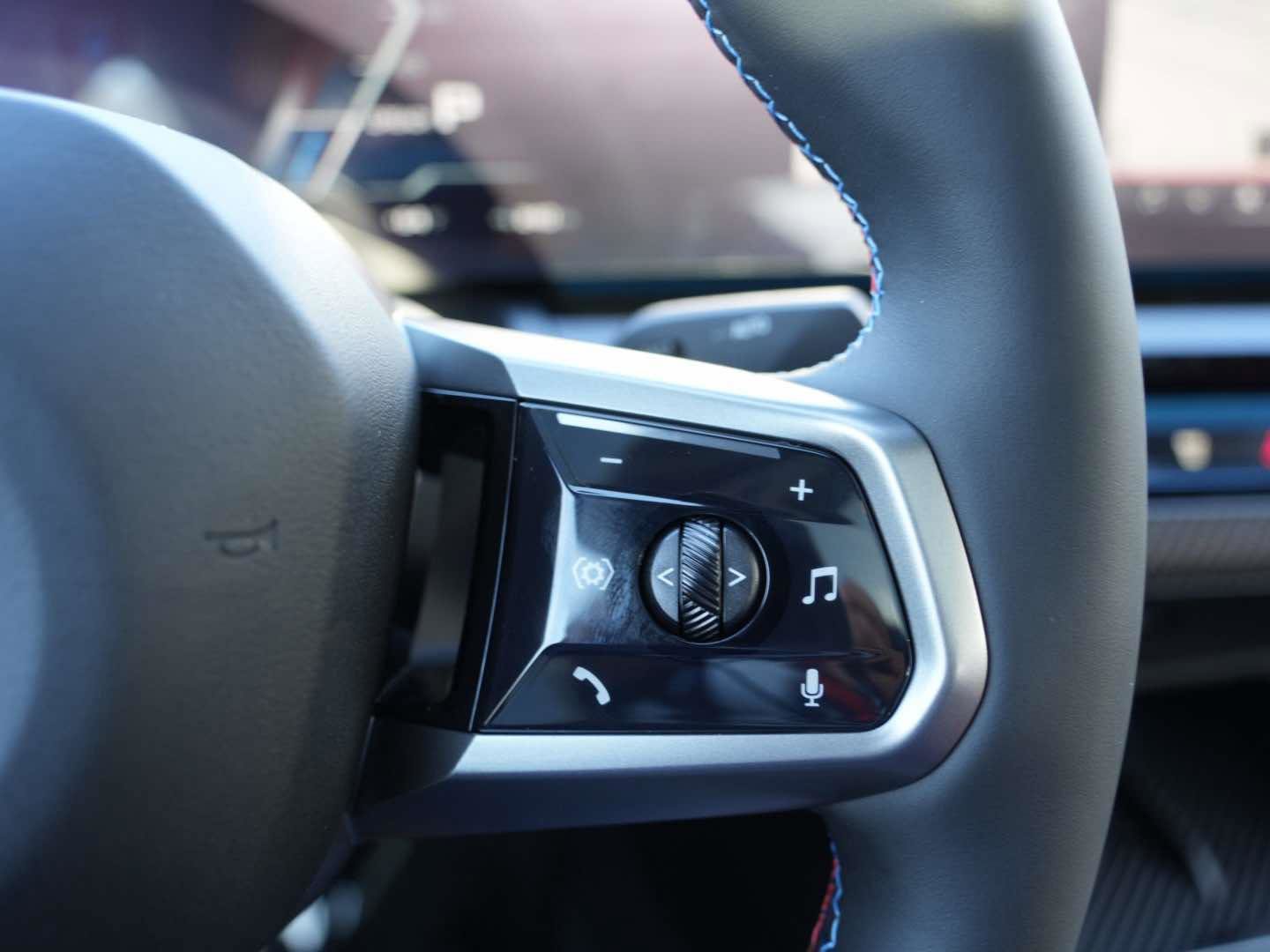 New 2025 BMW i5 M60 w/ Premium Package image 17