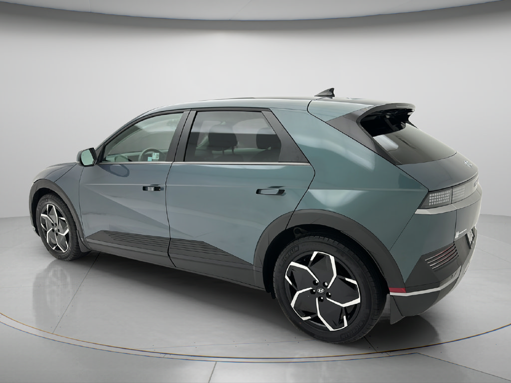 Used 2024 Hyundai Ioniq 5 SEL AWD/4WD image 4