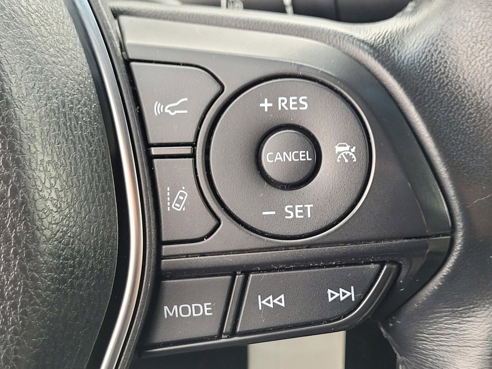 Used 2018 Toyota Camry SE FWD image 22