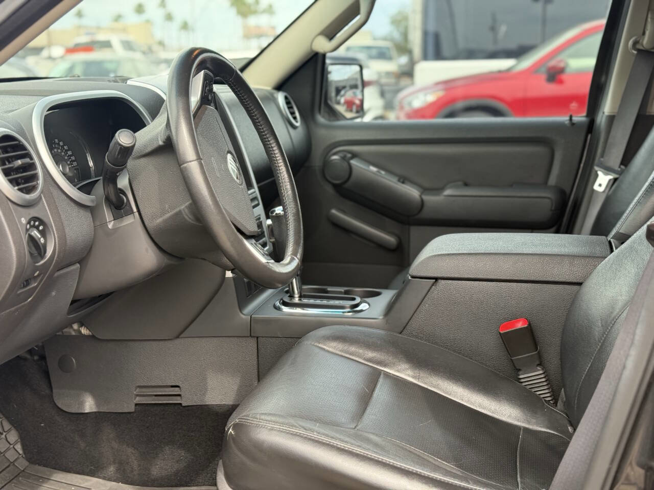 Used 2007 Mercury Mountaineer AWD image 10