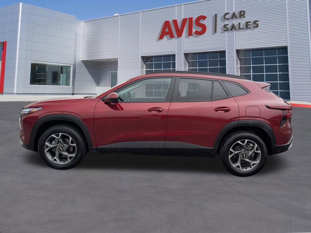 Used 2025 Chevrolet Trax LT w/ LT Convenience Package FWD image 2