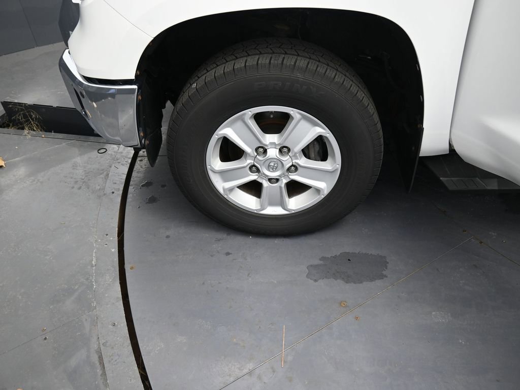 Used 2016 Toyota Tundra SR5 w/ SR5 Upgrade Package image 16