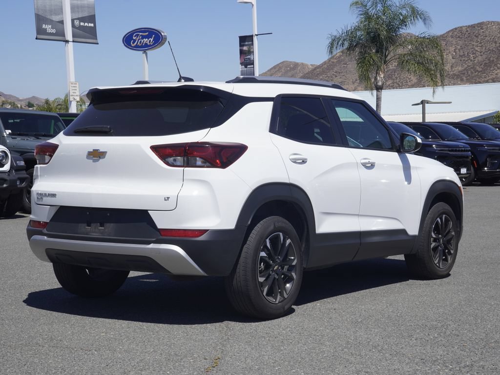 Used 2023 Chevrolet TrailBlazer LT AWD/4WD image 3