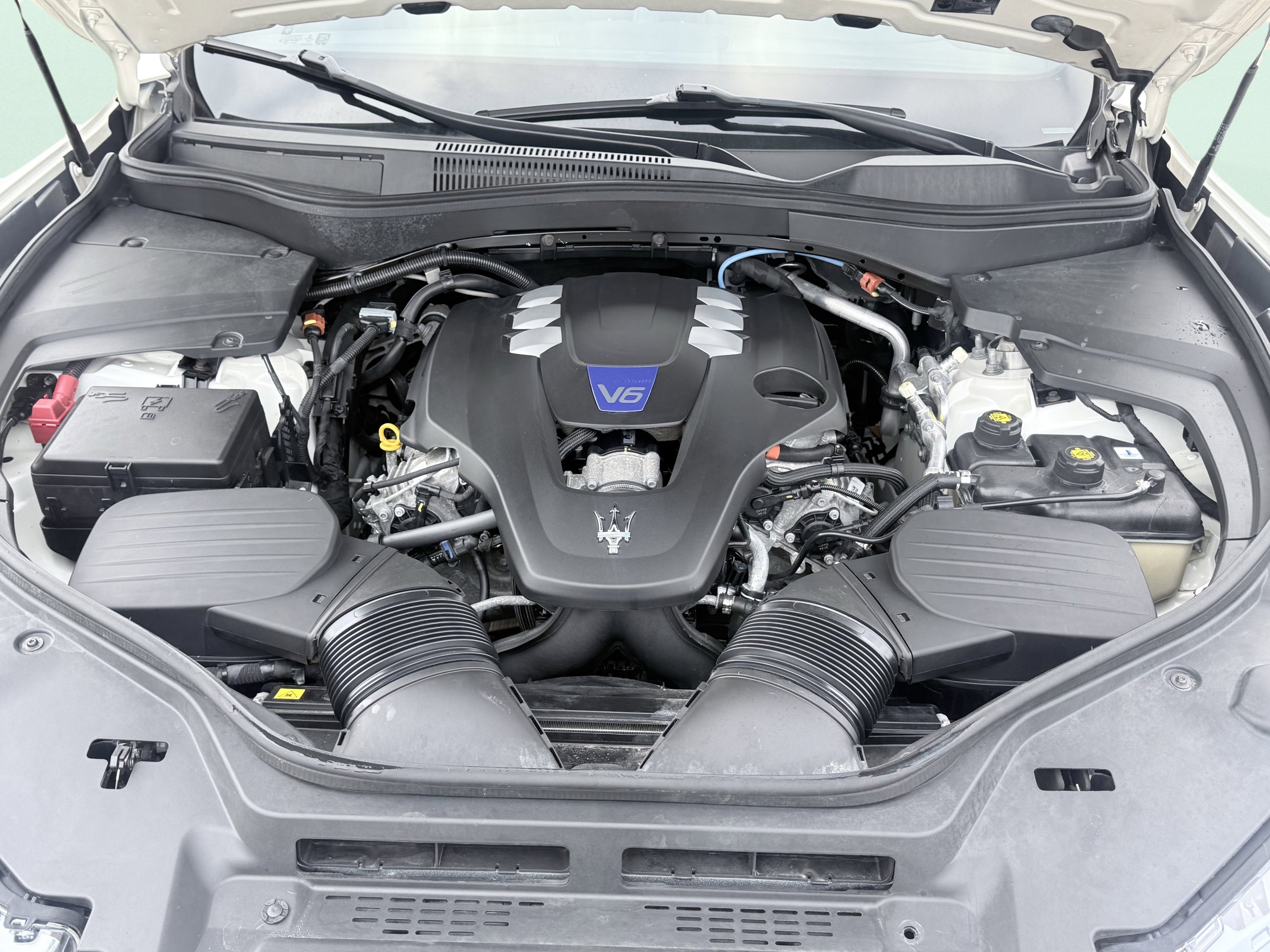 Used 2023 Maserati Levante Modena image 15