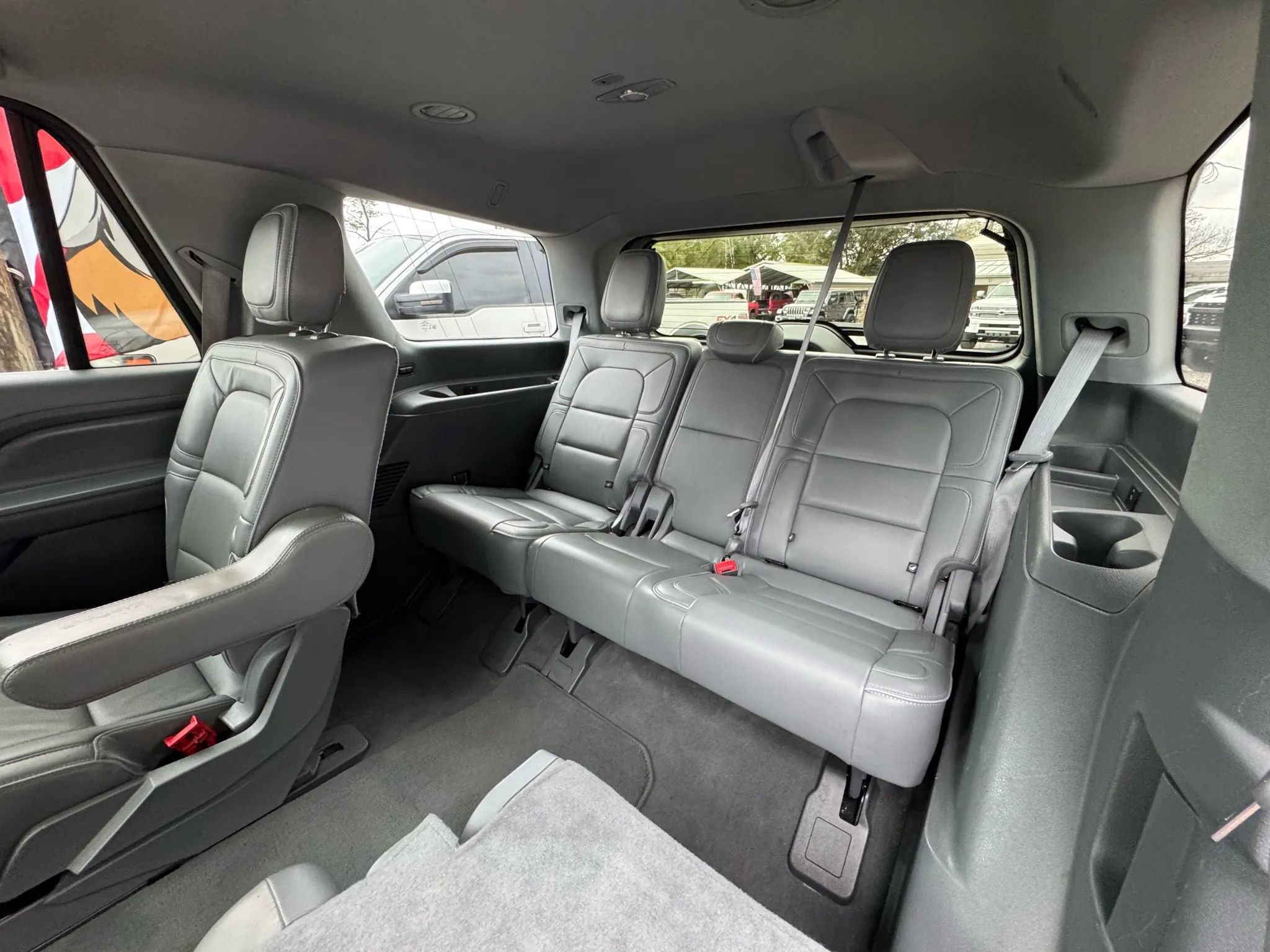 Used 2018 Lincoln Navigator Select w/ Technology Package AWD/4WD image 12