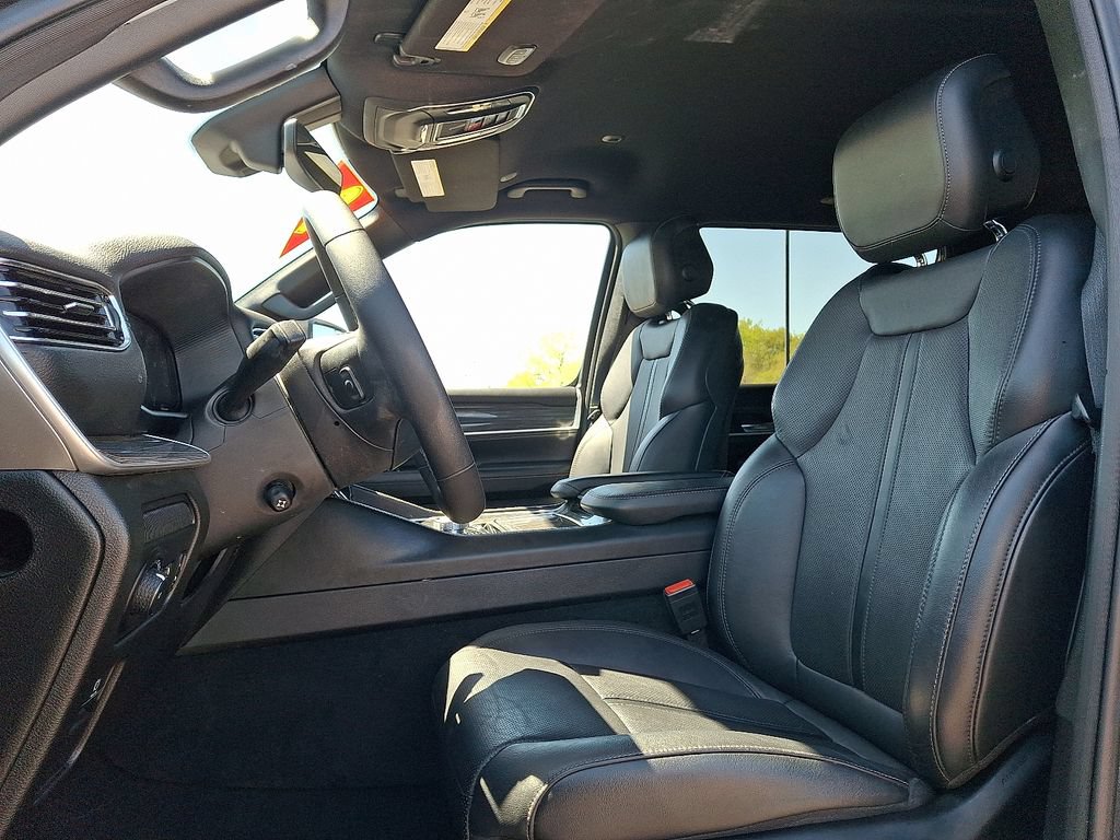 Certified 2022 Jeep Wagoneer Series II AWD/4WD image 13