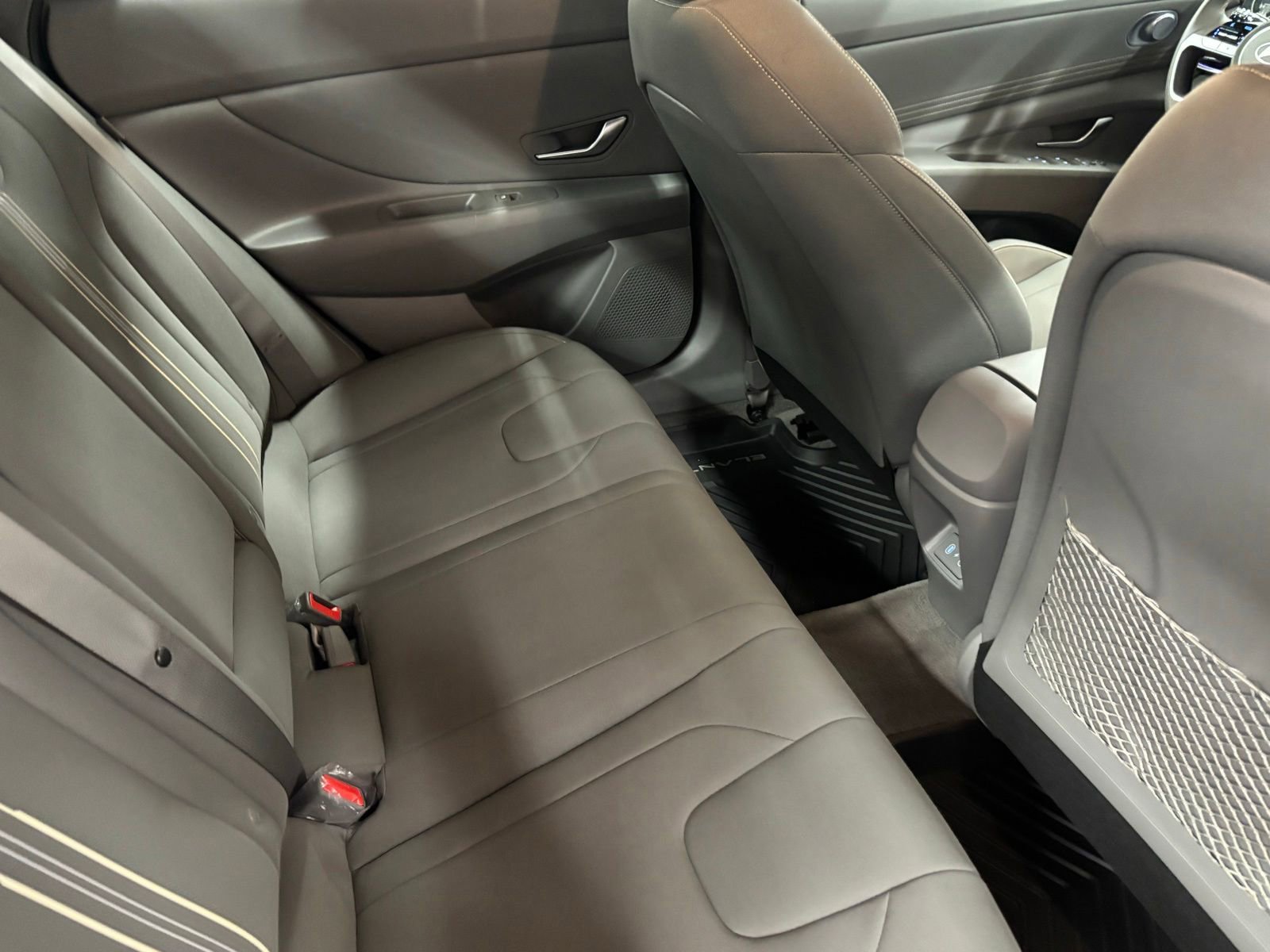Certified 2024 Hyundai Elantra SEL w/ Convenience Package FWD image 18