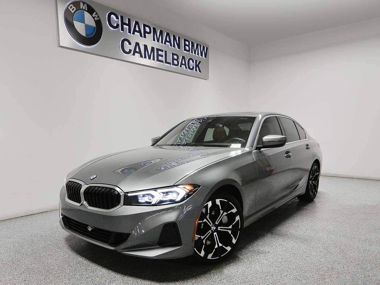 Used 2025 BMW 330i Sedan RWD image 1