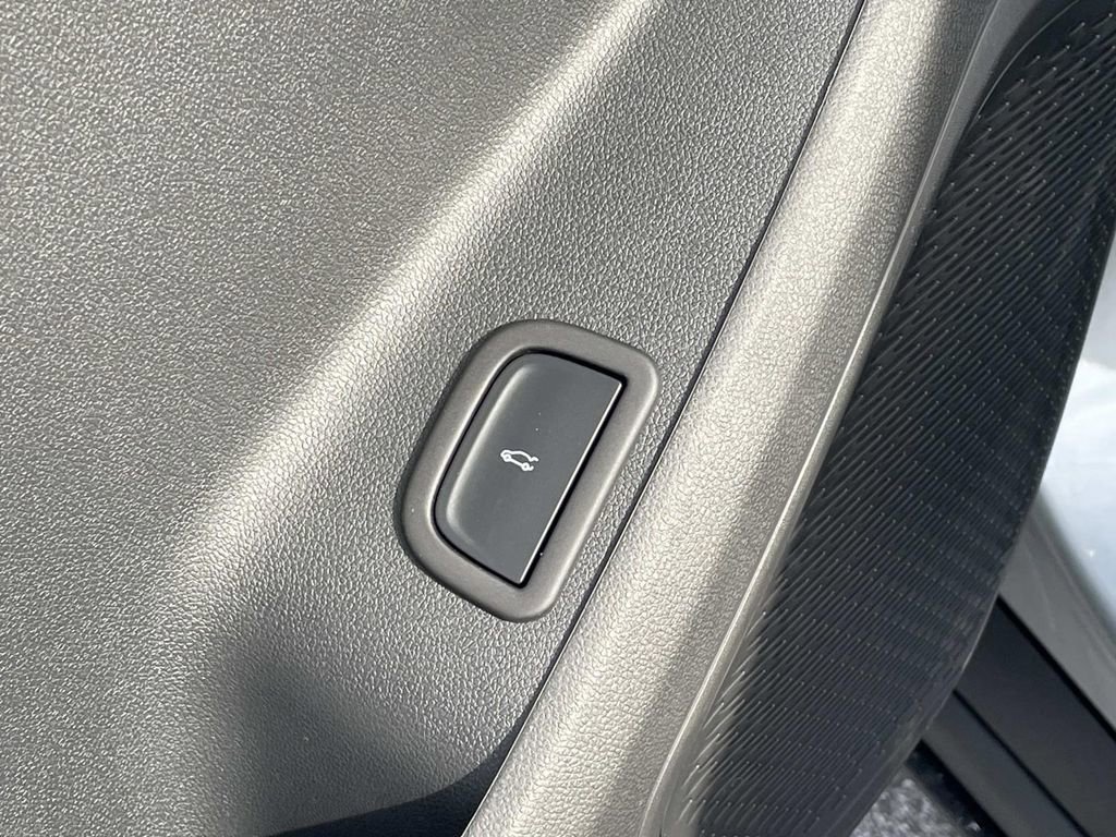 New 2026 Chevrolet Traverse LT w/ Sun and Wheel Package image 18