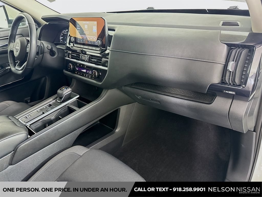 Used 2022 Nissan Pathfinder SV FWD image 28