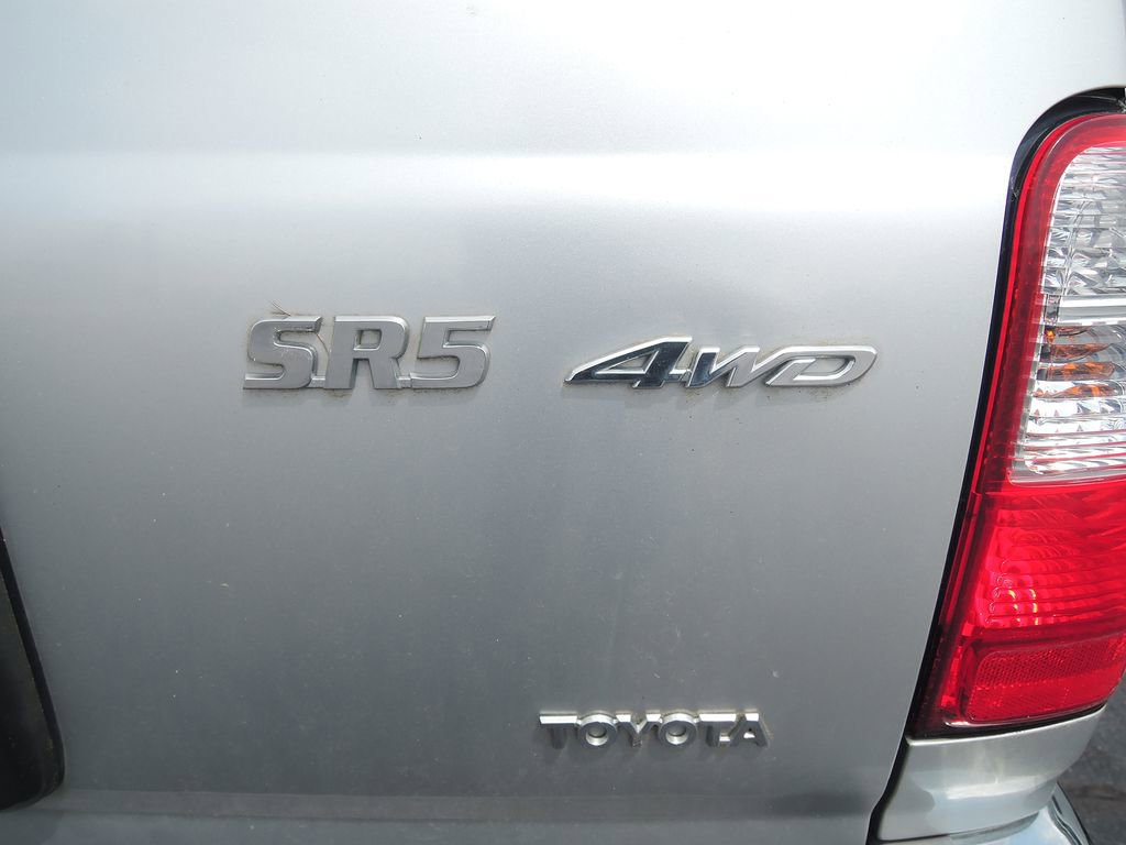 Used 2001 Toyota 4Runner SR5 AWD/4WD image 7