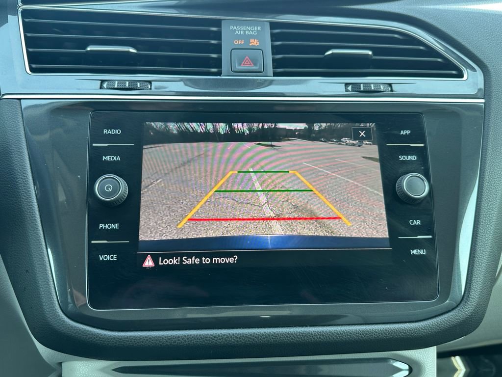 Used 2022 Volkswagen Tiguan SE image 18