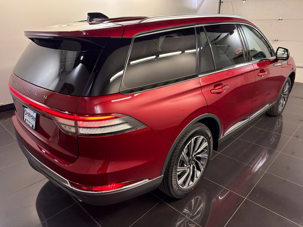 New 2027 Lincoln Aviator AWD image 6