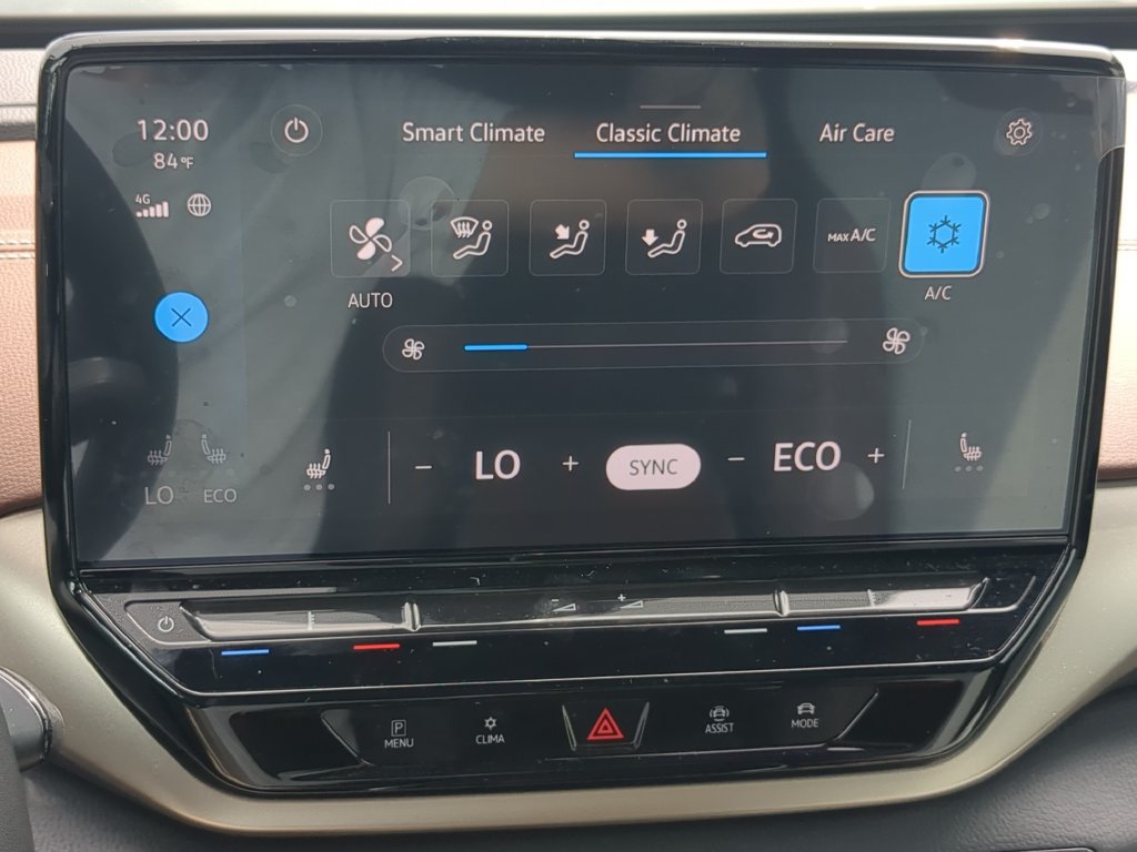 Certified 2023 Volkswagen ID.4 Pro AWD/4WD image 21