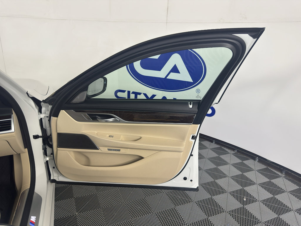 Used 2018 BMW 740i RWD image 40