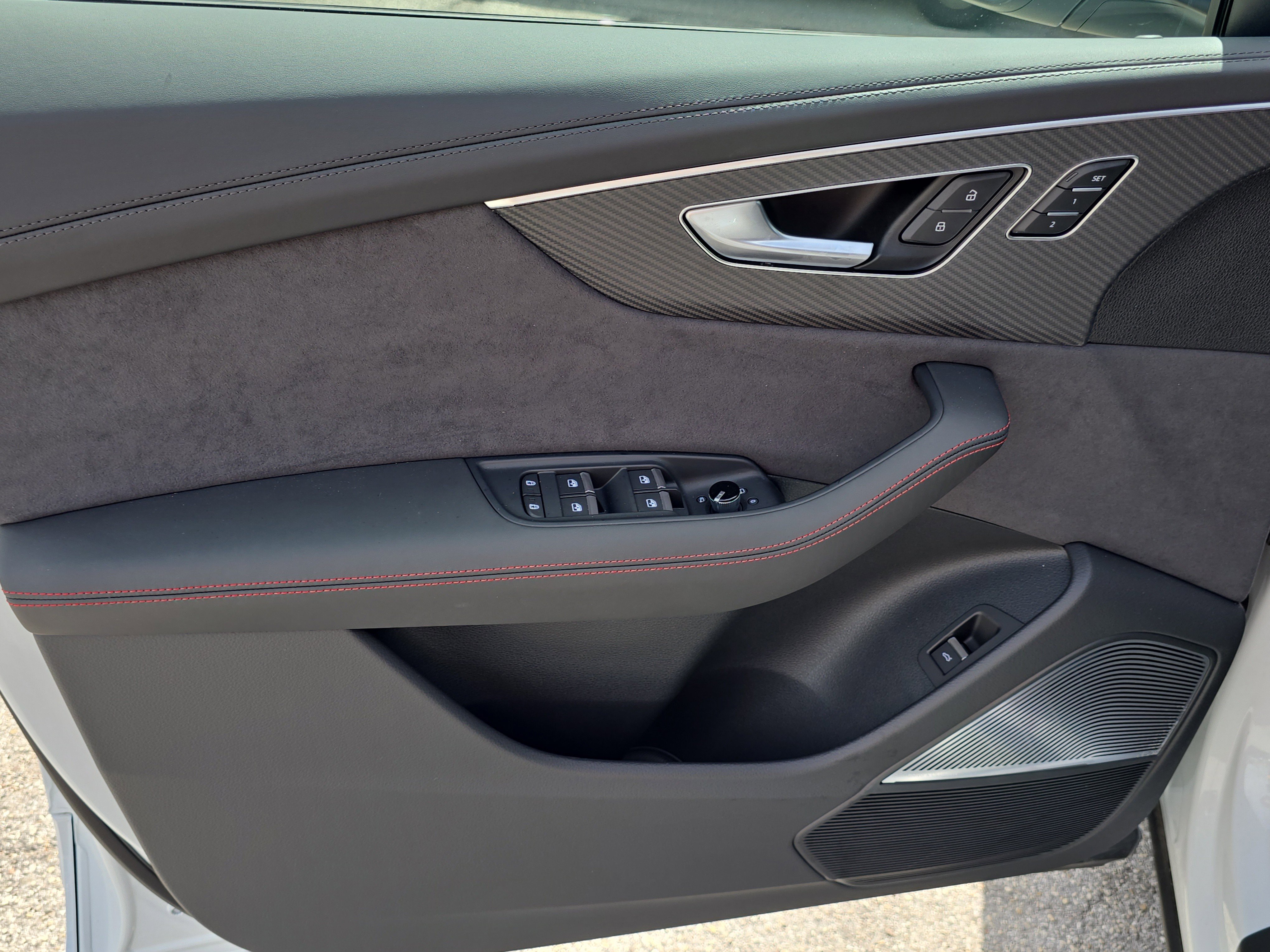 New 2025 Audi RS Q8 performance image 16