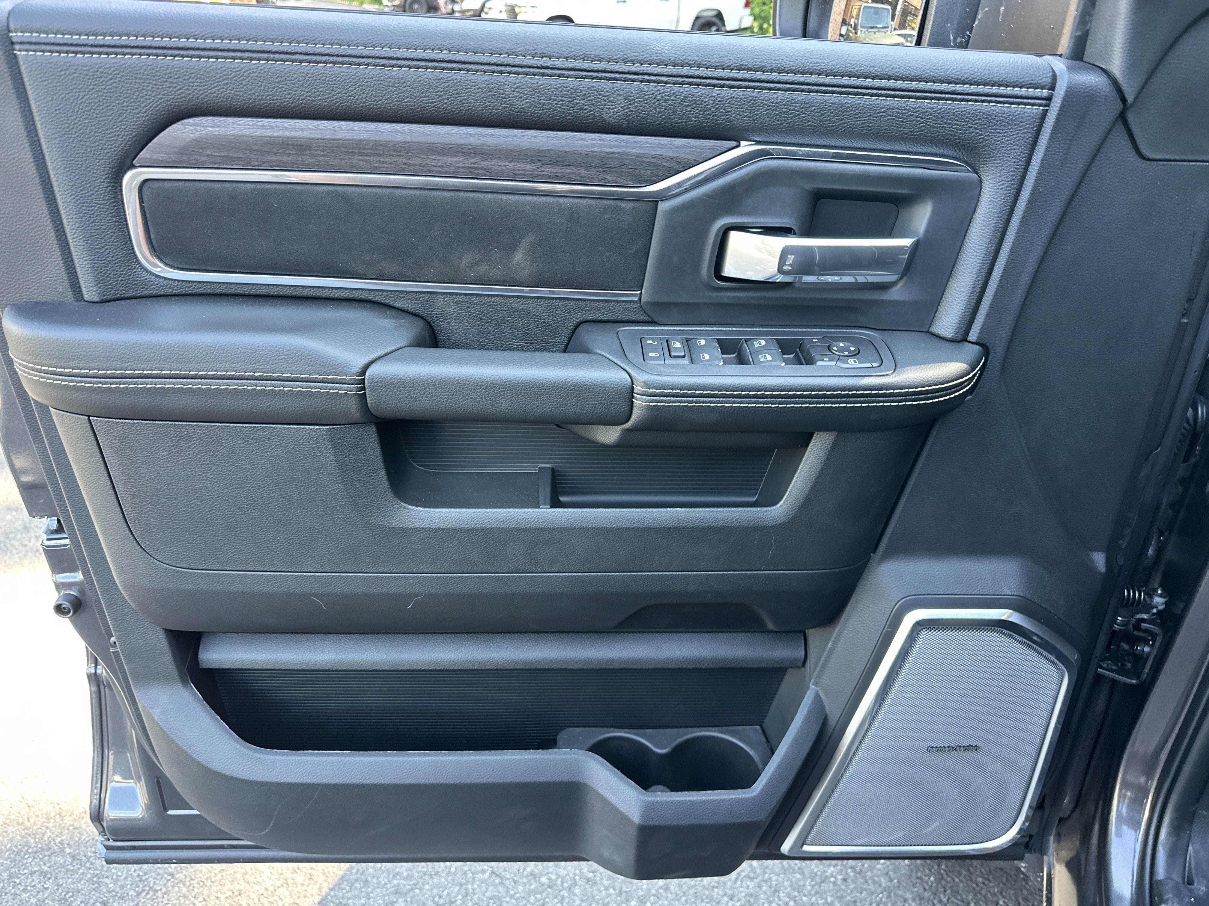 New 2026 RAM 5500 4x4 Crew Cab w/ Laramie Trim Package image 30