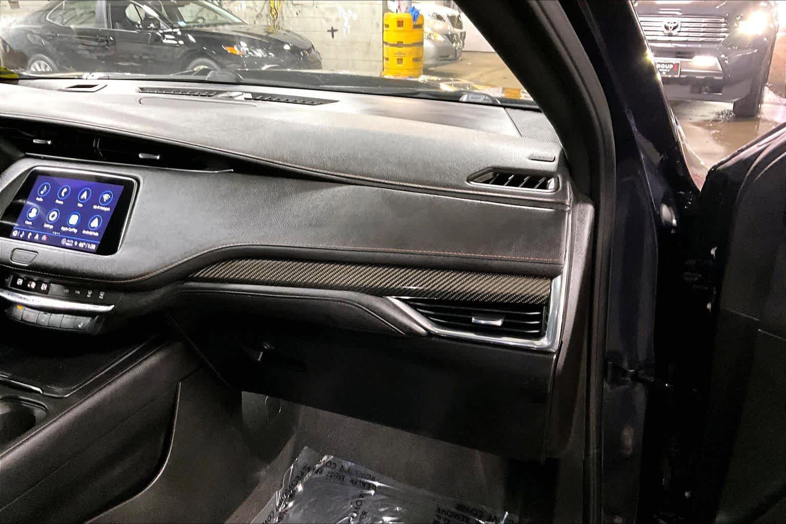 Used 2022 Cadillac XT4 Sport w/ Enhanced Visibility Package FWD image 19
