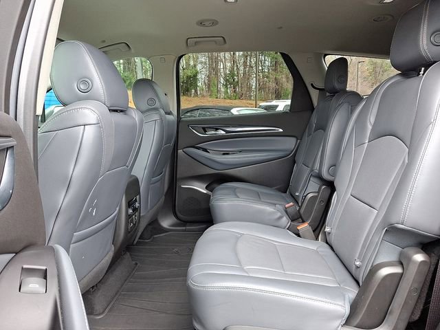 Used 2018 Buick Enclave Essence image 10