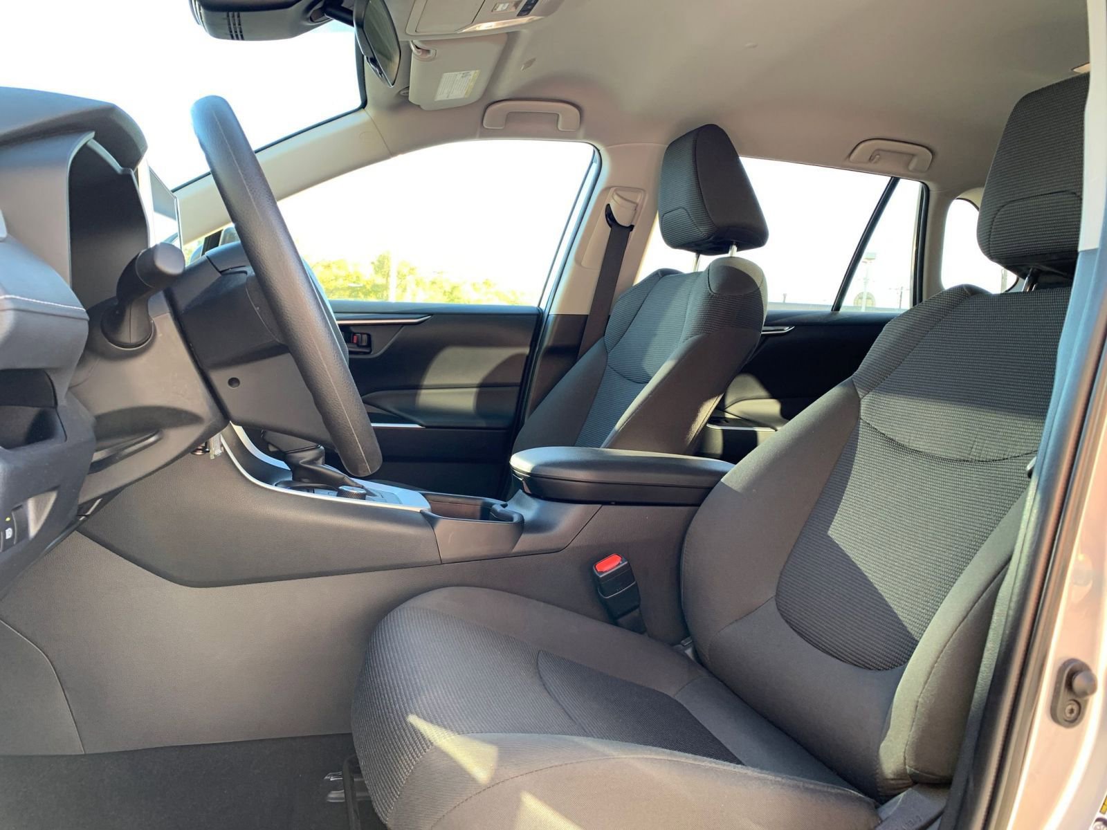 Used 2025 Toyota RAV4 LE image 25