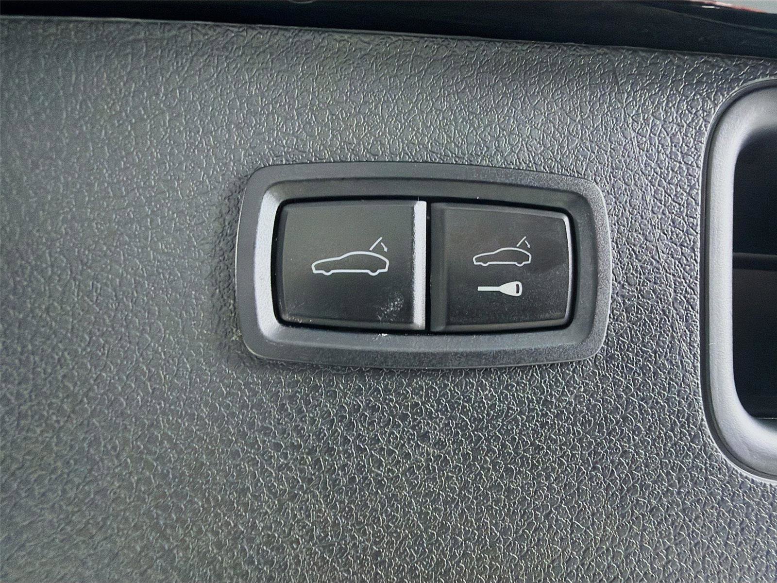 Certified 2023 Porsche Macan GTS AWD/4WD image 24