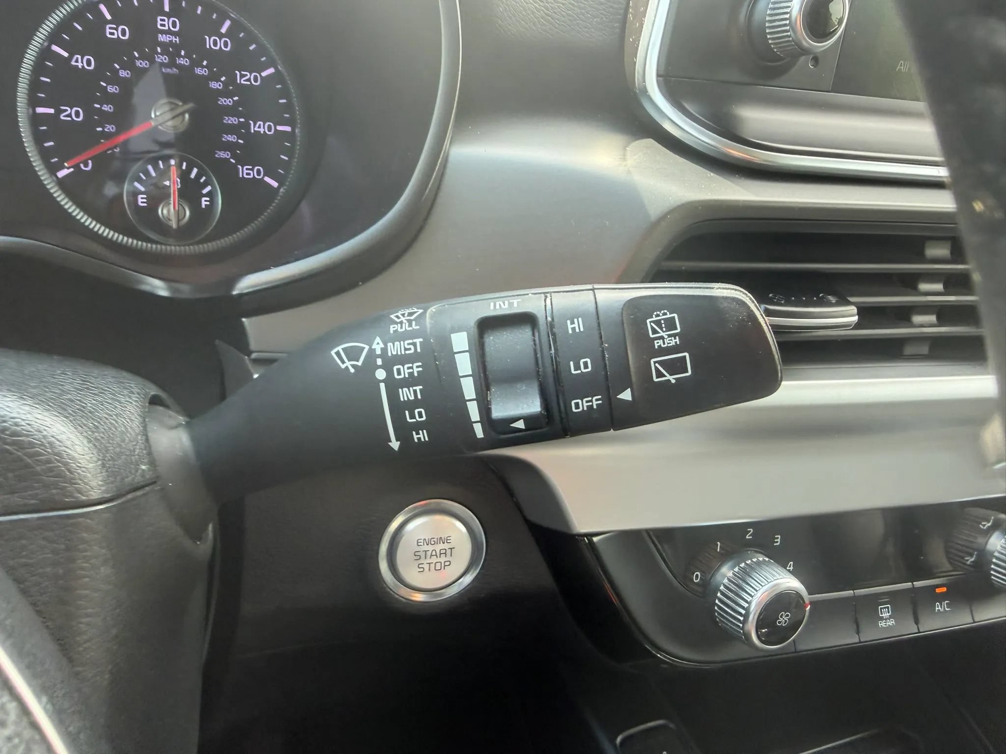 Used 2020 Kia Telluride S w/ S 8 Passenger Seating Package AWD/4WD image 15