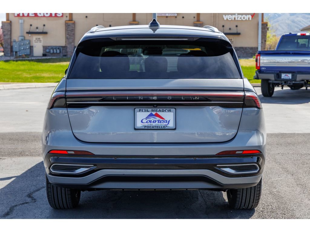 Used 2024 Lincoln Nautilus Reserve image 4