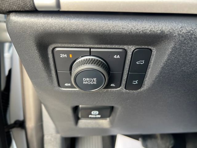 Used 2025 Ford Expedition Active AWD/4WD image 32