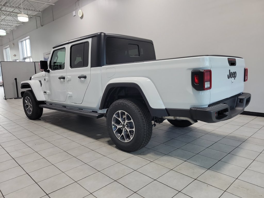 New 2026 Jeep Gladiator Sport AWD/4WD image 5