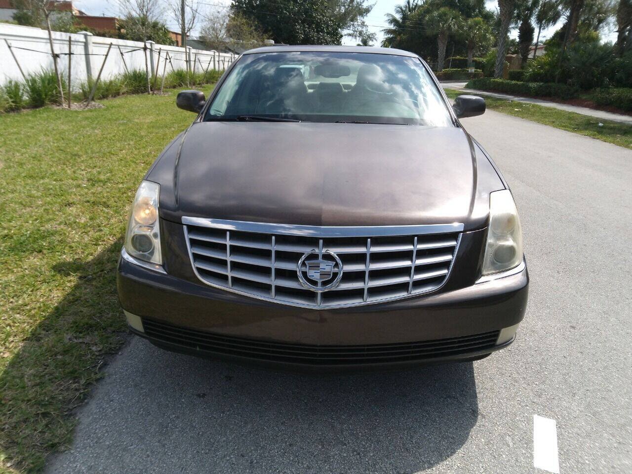 Used 2009 Cadillac DTS FWD image 7