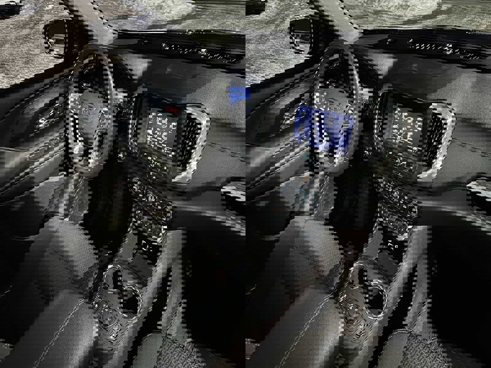 Used 2022 GMC Terrain SLE w/ Driver Convenience Package image 11