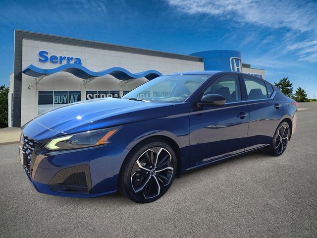 Used 2023 Nissan Altima 2.5 SR image 1