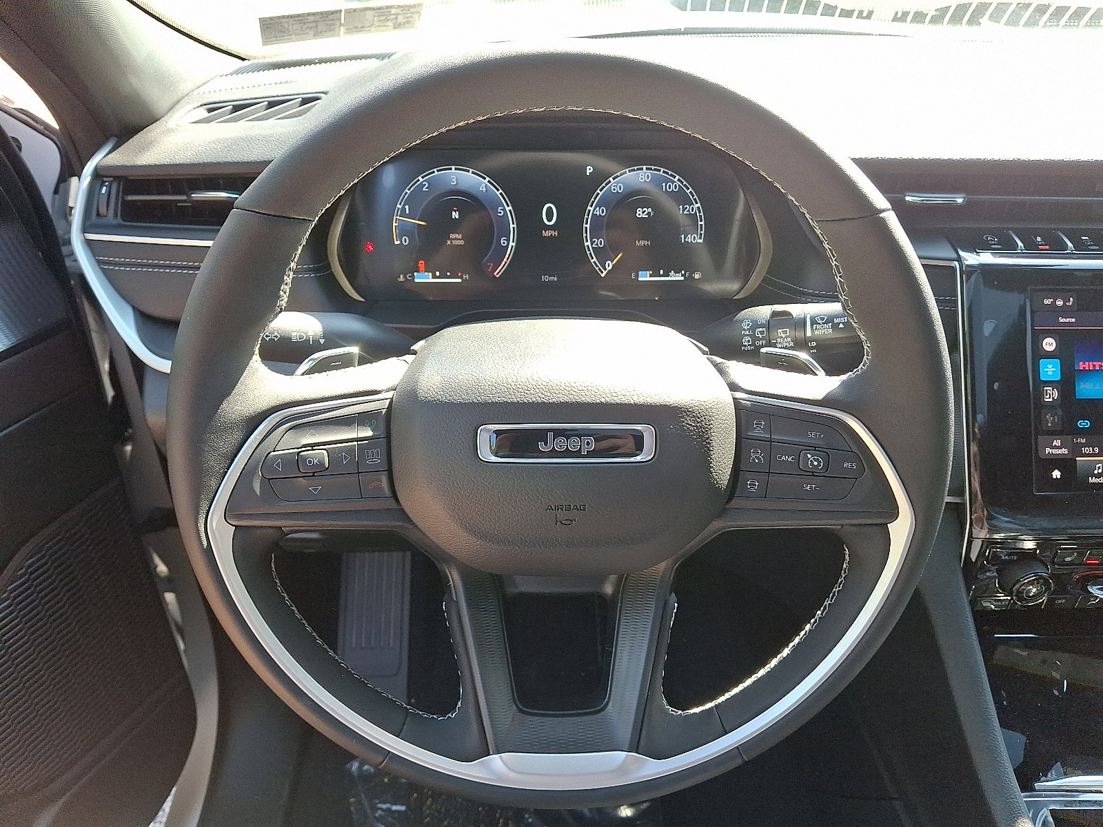 New 2025 Jeep Grand Cherokee Laredo X w/ Luxury Tech Group I image 13