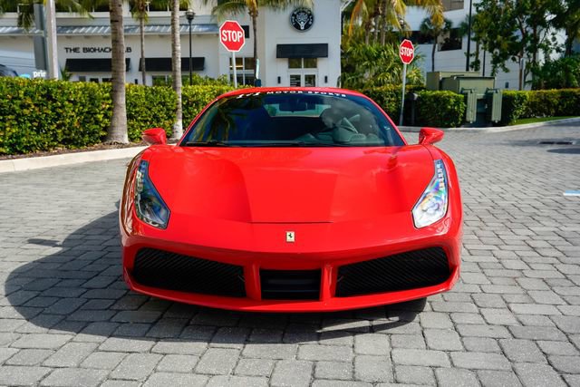 Used 2018 Ferrari 488 GTB image 4