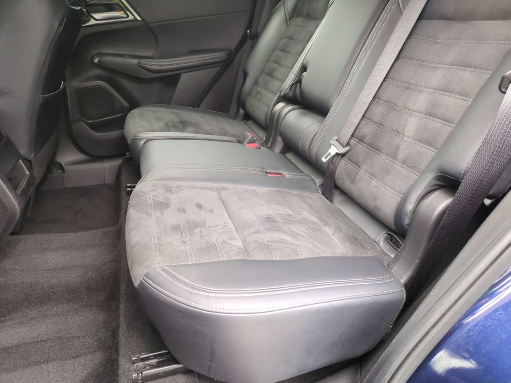 Used 2024 Mitsubishi Outlander AWD image 14
