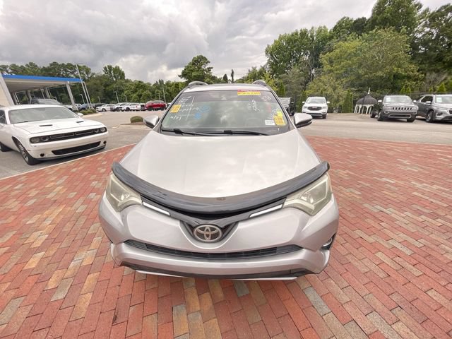 Used 2018 Toyota RAV4 XLE FWD image 2